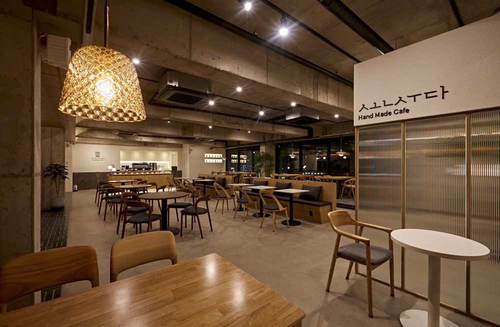 现代简约 80 平咖啡厅设计 点亮空间的艺术-14