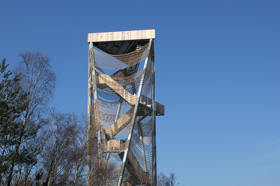 洛默尔观景塔——三角形钢架结构与沙丘波纹的完美结合-7