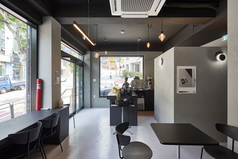 格雷顿现代咖啡厅 | 极简设计中的温馨空间-7