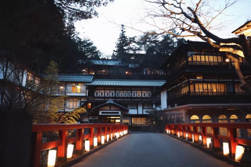 《千与千寻》现实版奇幻空间,重温经典场景-53