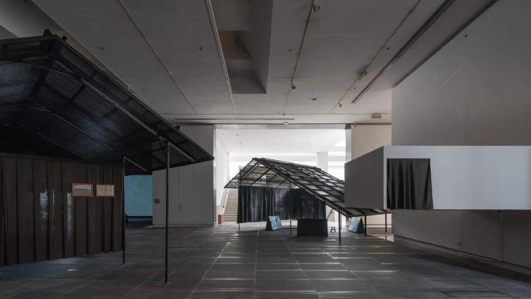 屋顶聚落｜“我们的目光：艺术、人类学与亚洲映像”空间展陈设计-37