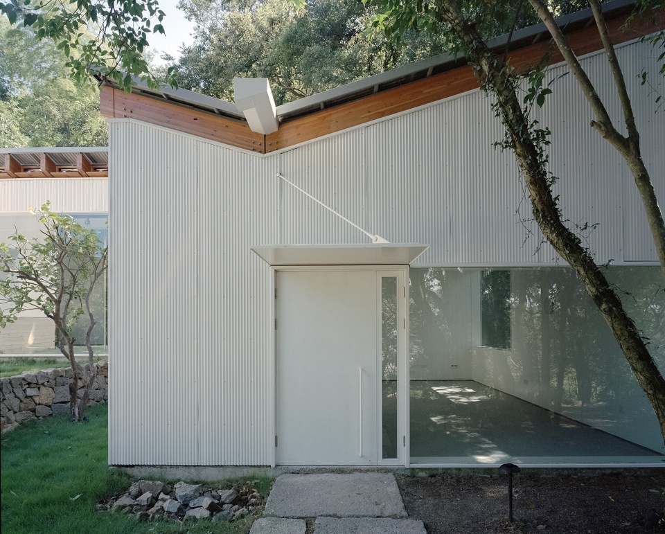 山林间的蝶翼建筑 · 定海台房丨中国舟山丨久舍营造工作室-52