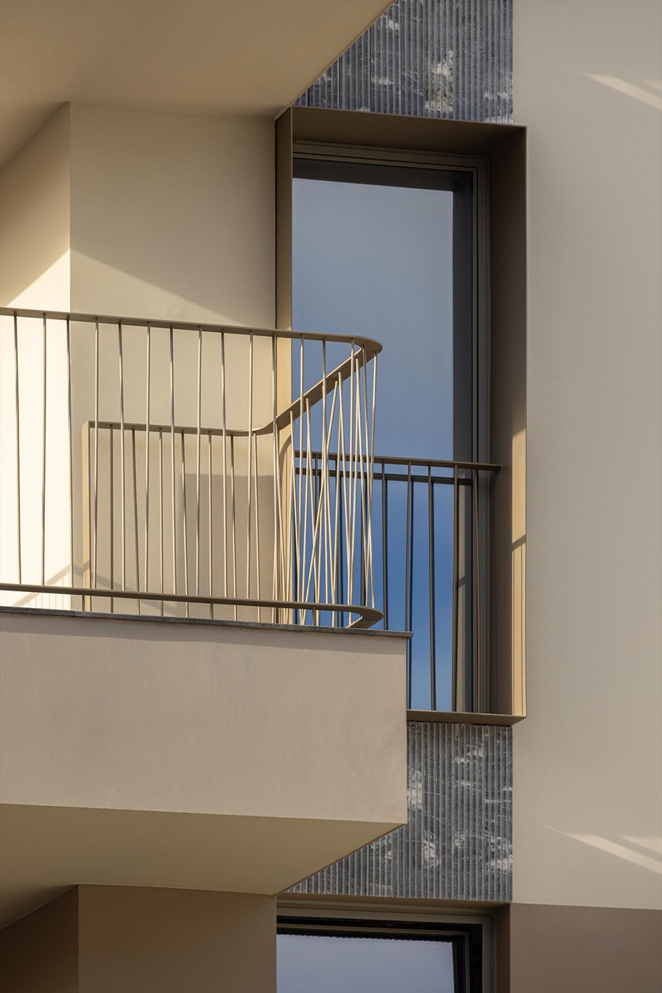 ERNESTO DO CANTO住宅区丨葡萄牙蓬塔德尔加达丨BOX arquitectos-179