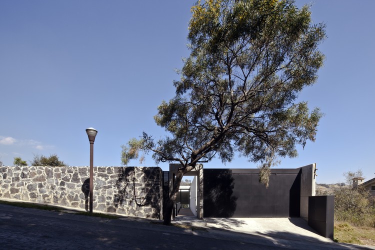 墨西哥陡坡上的绿意之家-30