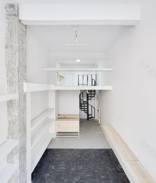 《LAM Agency Marcos Miguélez》- 打造双层空间,实现商业与住宅的完美融合-27