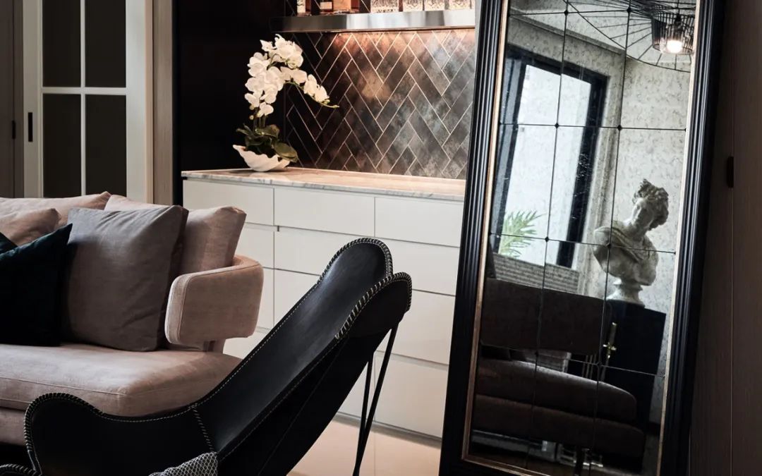 咖啡色调的佛系复式楼设计丨大树装饰-10