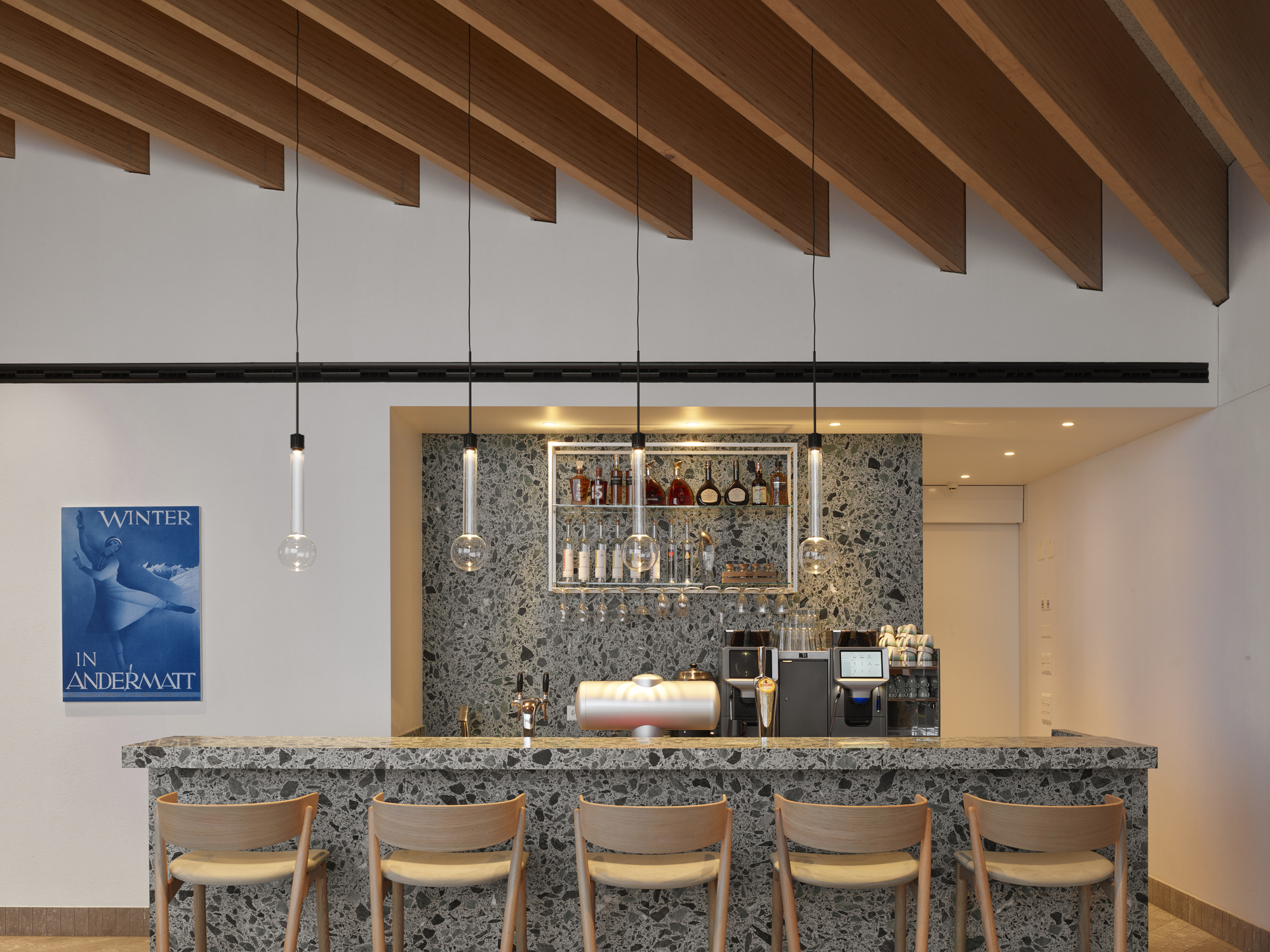 Restaurant Gütsch / Studio Seilern Architect -41