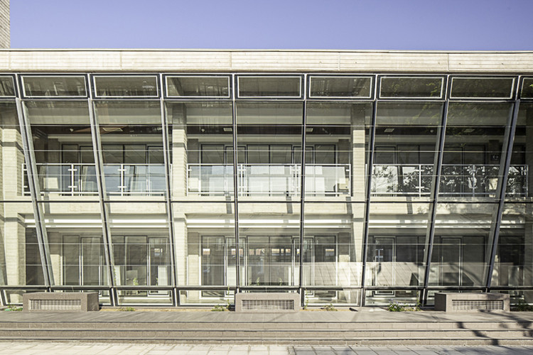 智利圣地亚哥贫困社区新市政厅建筑-25