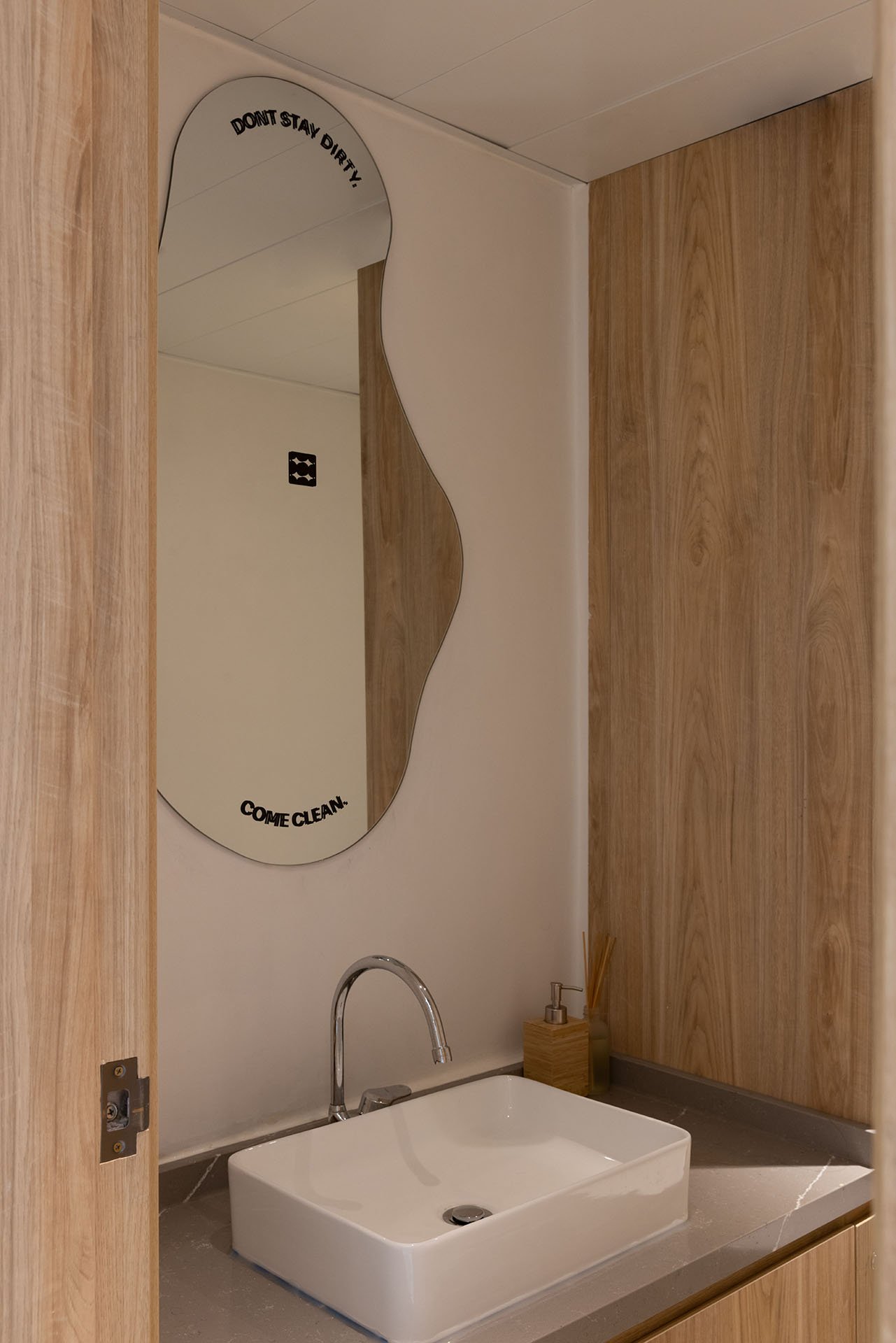 CLEAN咖啡与洗衣概念店丨中国香港丨House of Forme-17