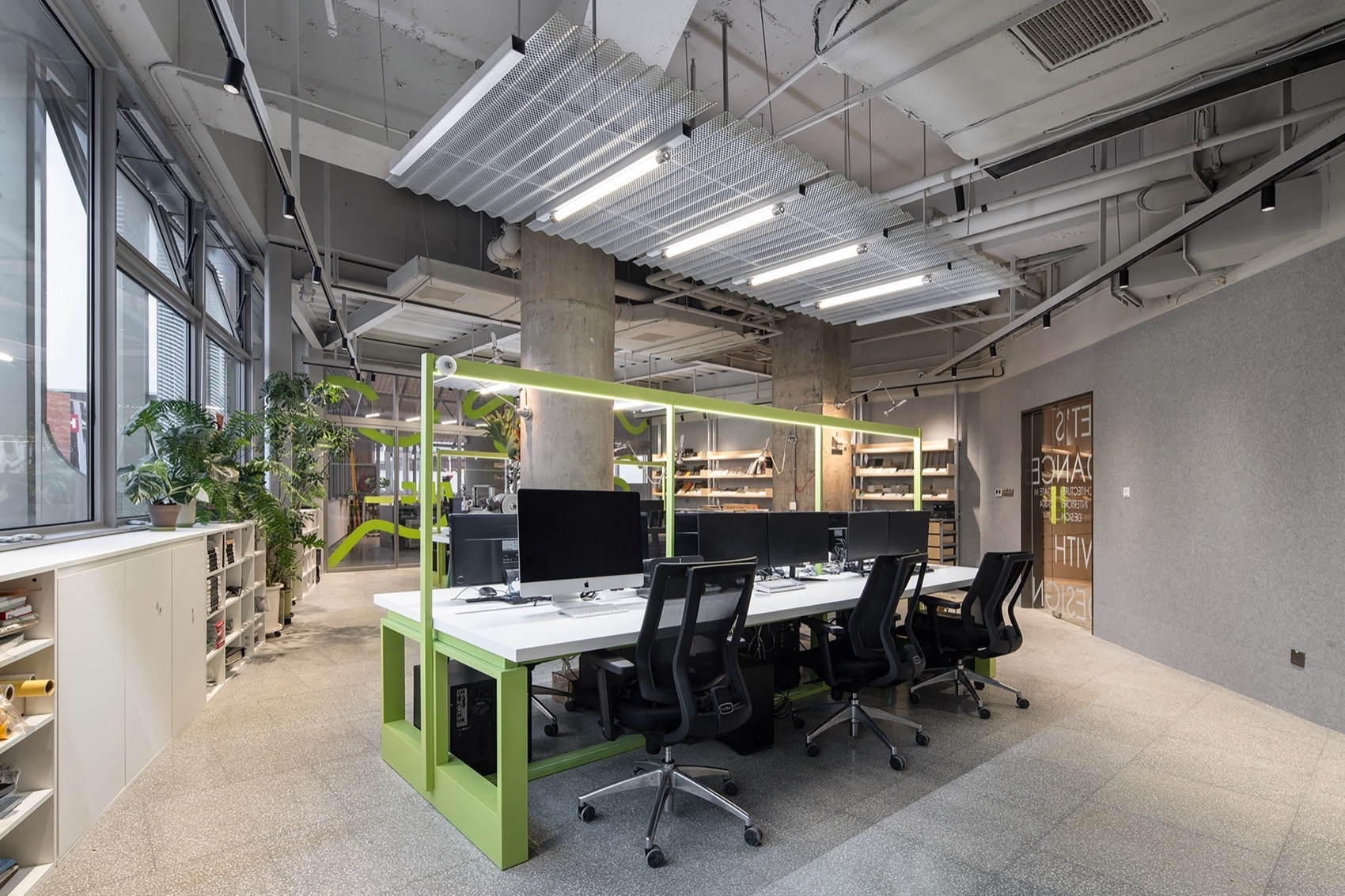 上海拾集建筑办公室及盎然咖啡丨中国上海丨上海拾集建筑设计有限公司-25