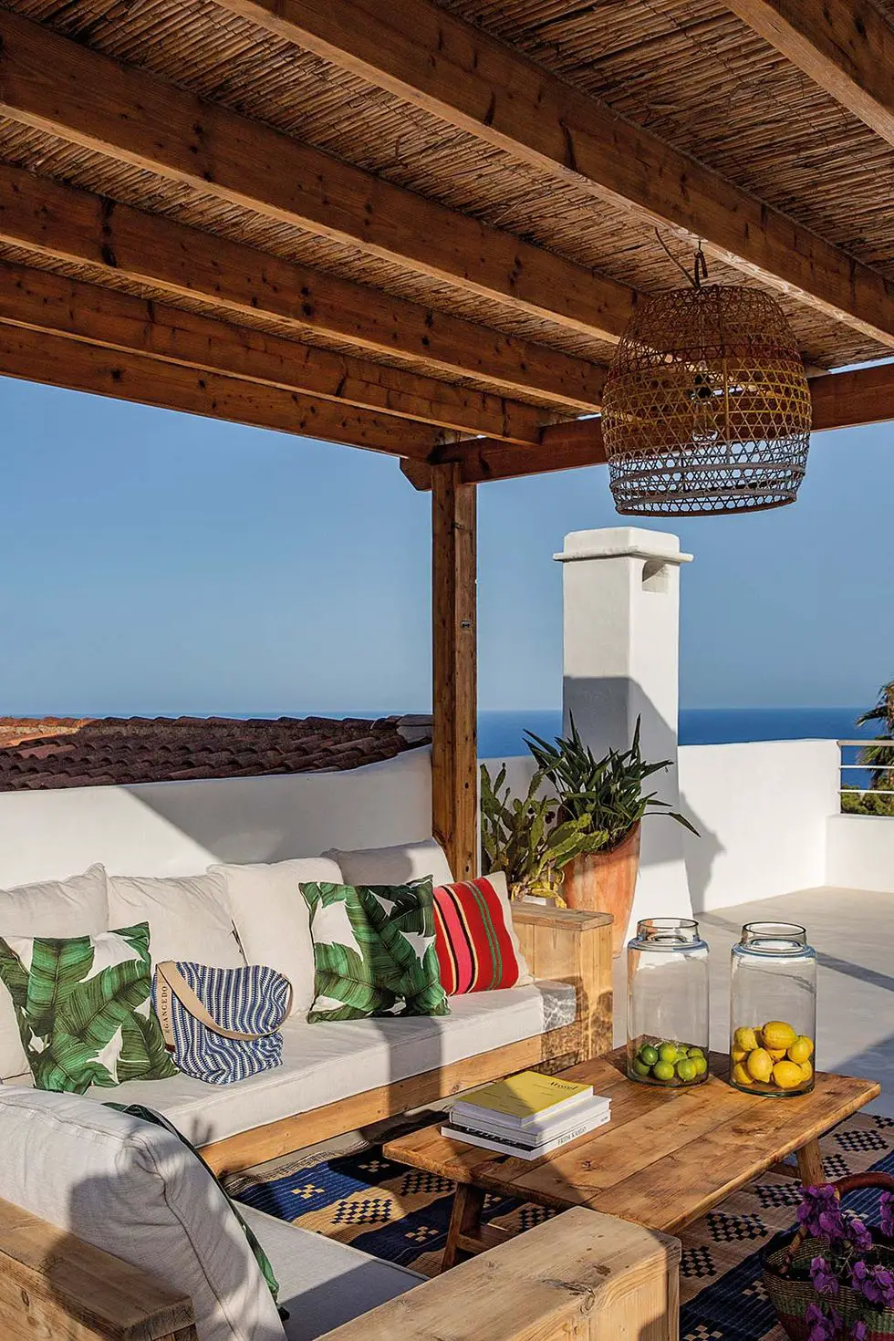 西班牙海景别墅的清新地中海风设计-11