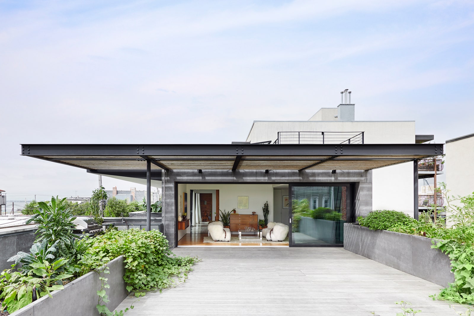 纽约布鲁克林的绿色之家 | 工业风与自然的完美融合-2