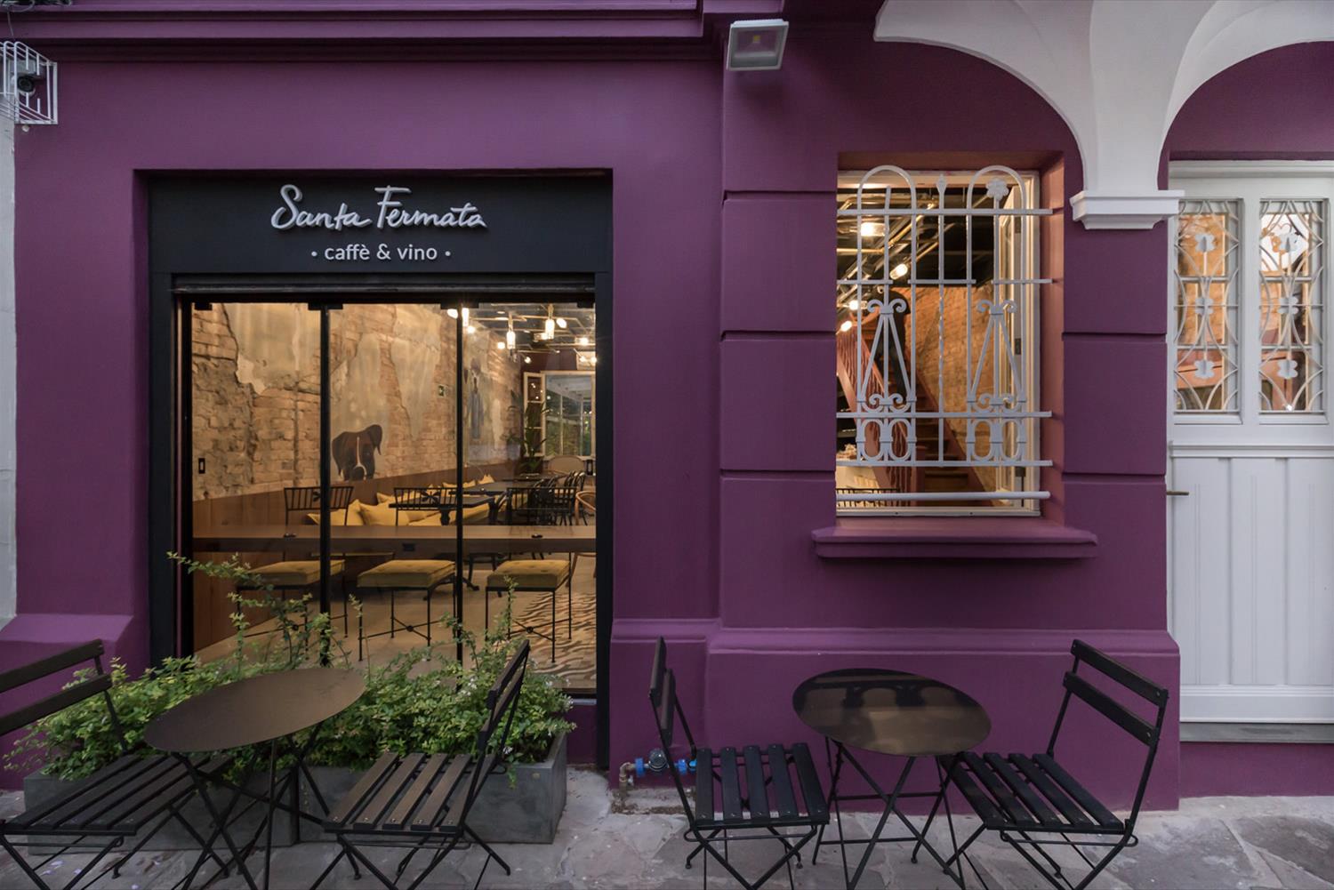 巴西历史建筑中的现代咖啡馆设计-3