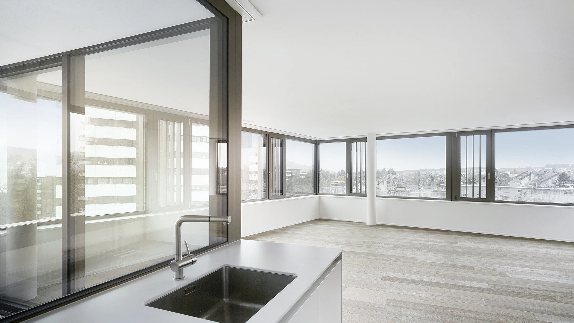 双塔晶莹·瑞士 Cham 公寓楼-15