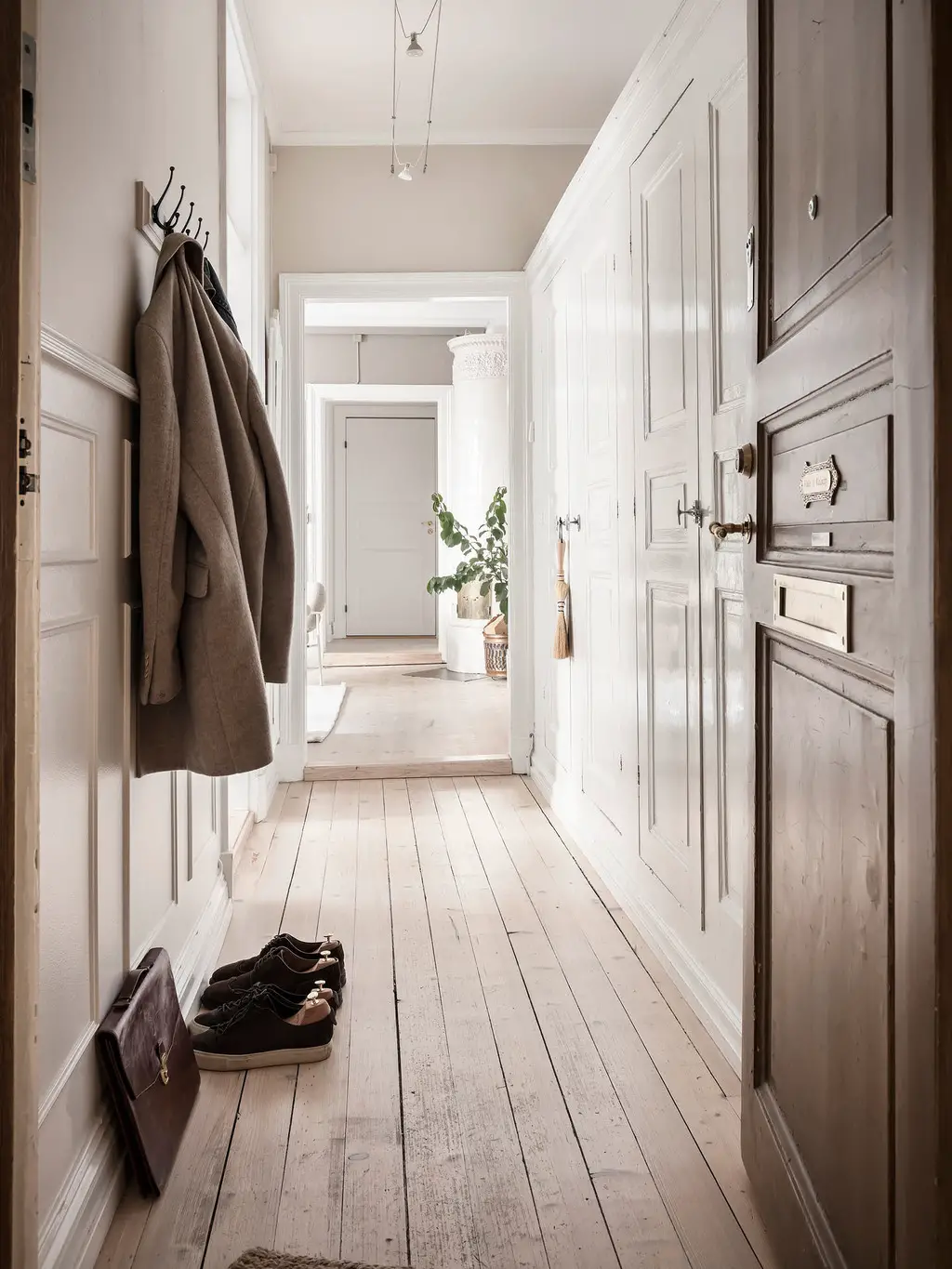 棕色调的瑞典风格公寓设计-25