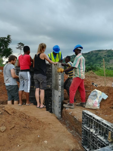加纳达芒社区学校-35