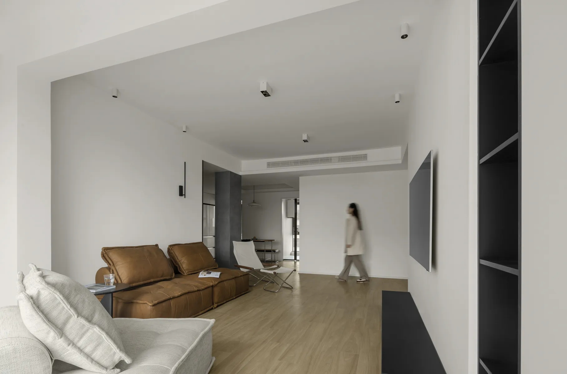 回归之家 · 水泥柱为中心的通透空间设计丨你好美家-21