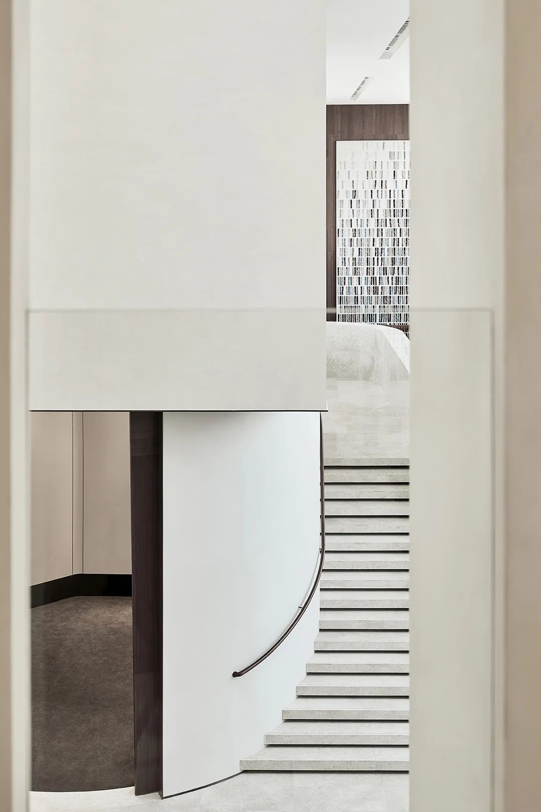 中南置地临沂林樾展示中心 | 原始美感的空间艺术-46