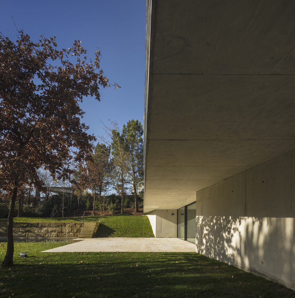 葡萄牙 RPFV House | 融入自然景观的乡村别墅-25