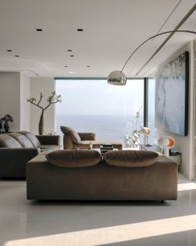 地中海风情 · 蒙特卡洛别墅 Villa Lea丨爱尔兰卡洛丨米兰 Massimo 和 Marco Donizelli 工作室
