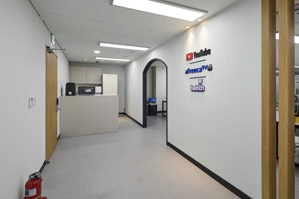 36 坪简约风税务会计办公室设计-12