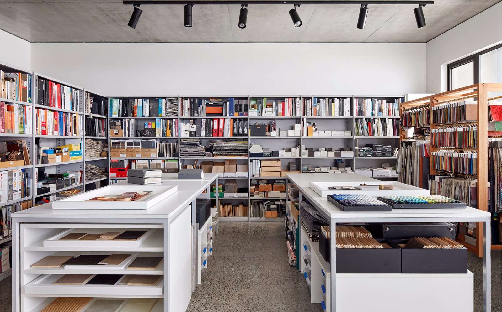 MIM Design 团队现代创意办公室-5