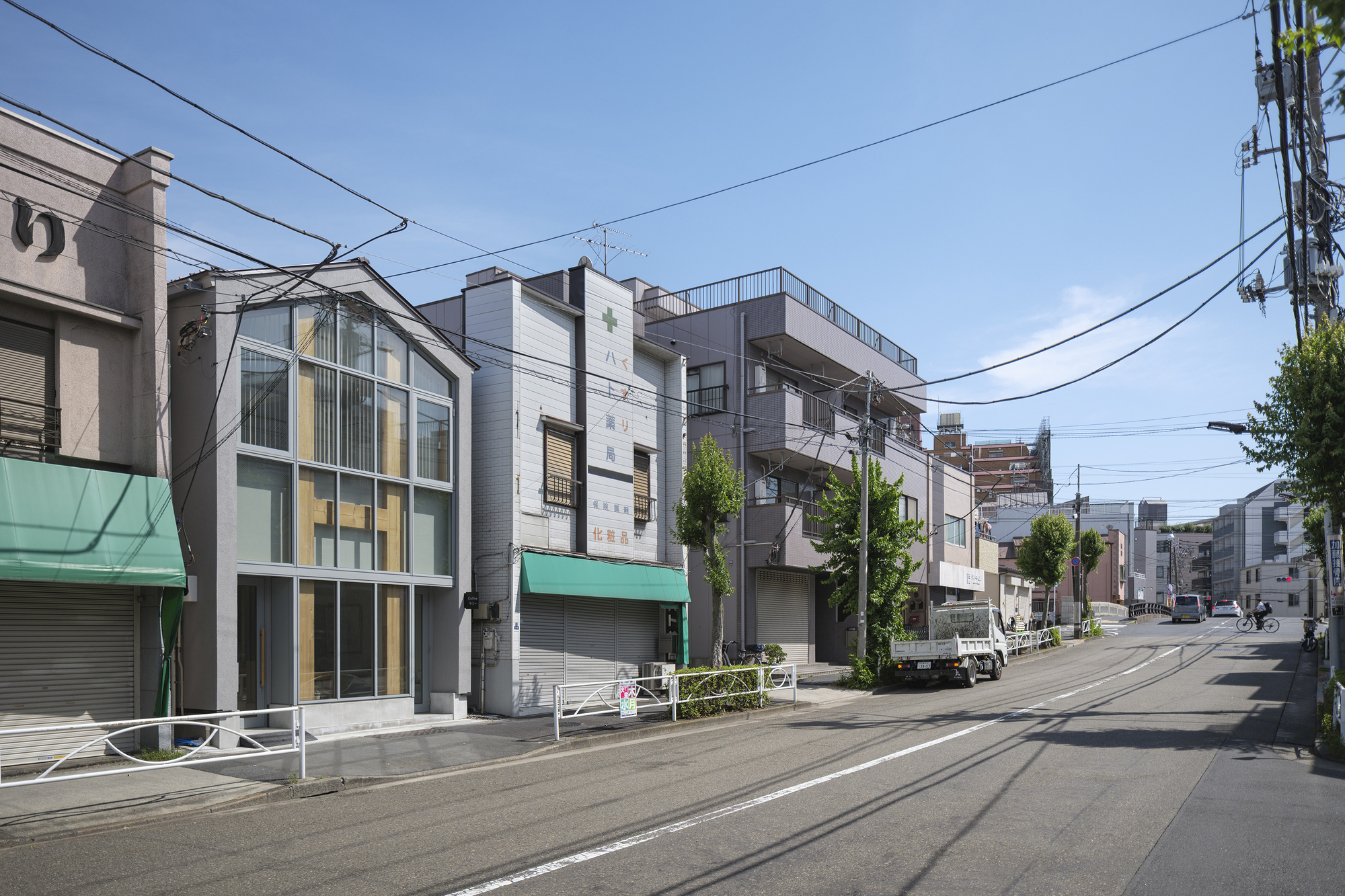 A House, Resident and Milk Delivery Service  / Meguro Architecture Laboratory-10