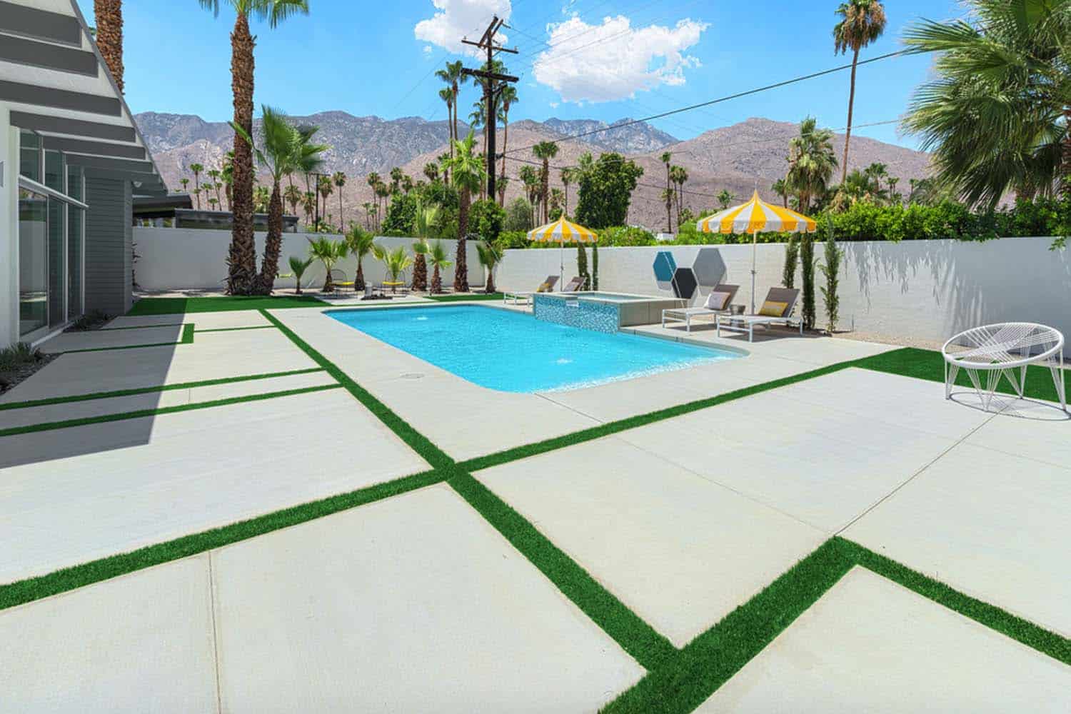 Midcentury dream retreat with a poolside paradise in Palm Springs-23