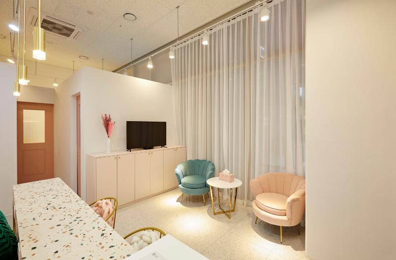 现代简约，十平米打造温馨美容小店-8