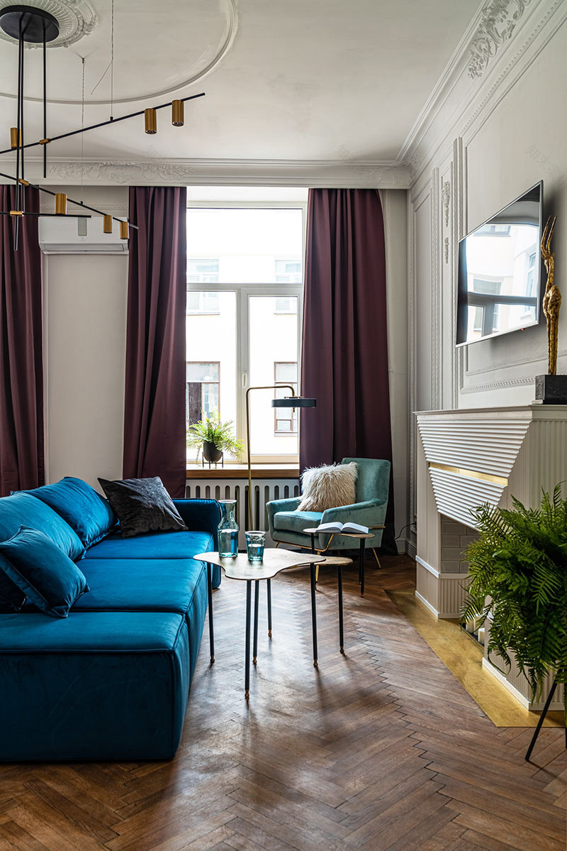 圣彼得堡优雅公寓 | 古典卧室与现代客厅的完美融合-10