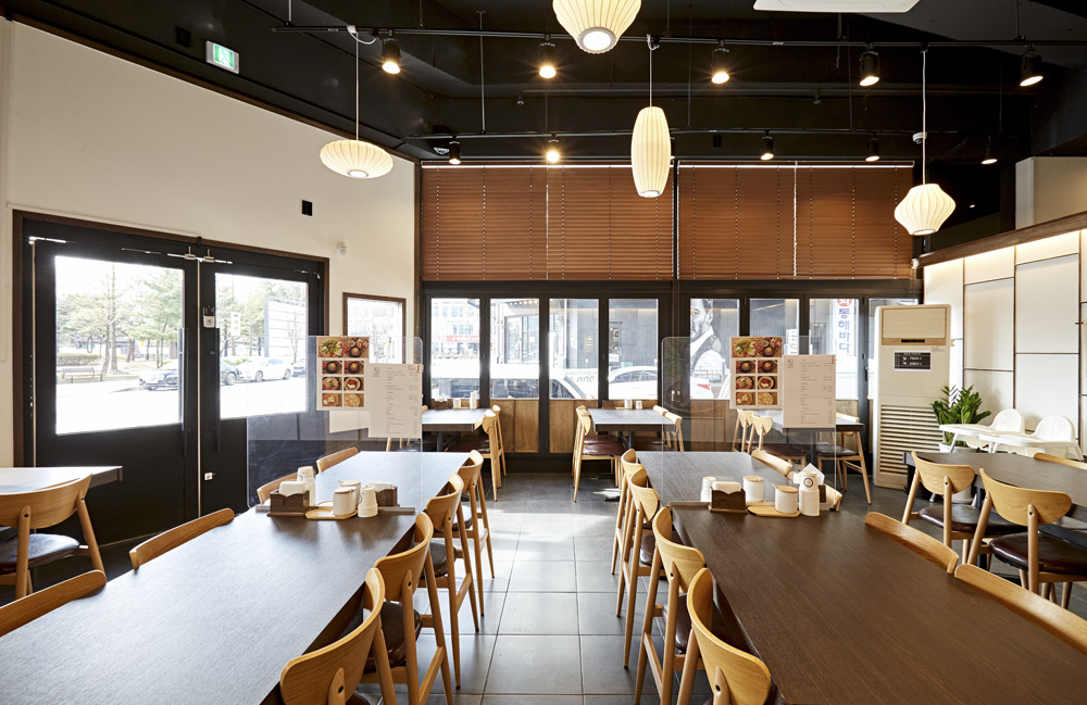 现代简约韩餐馆，温馨氛围中的美食盛宴-8