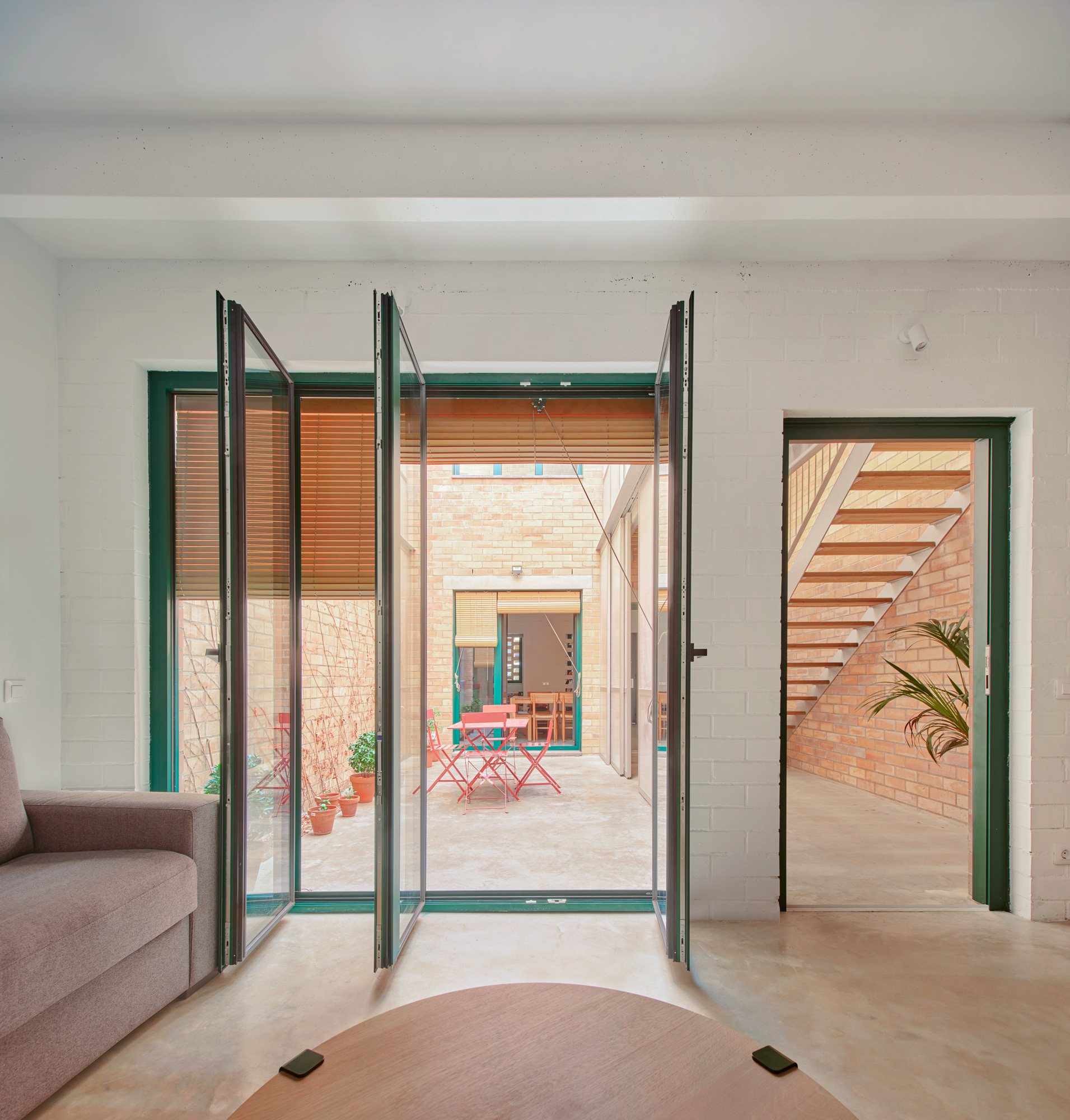 103RAV - New House Between Dividing Walls in Sabadell / Vallribera Arquitectes-36