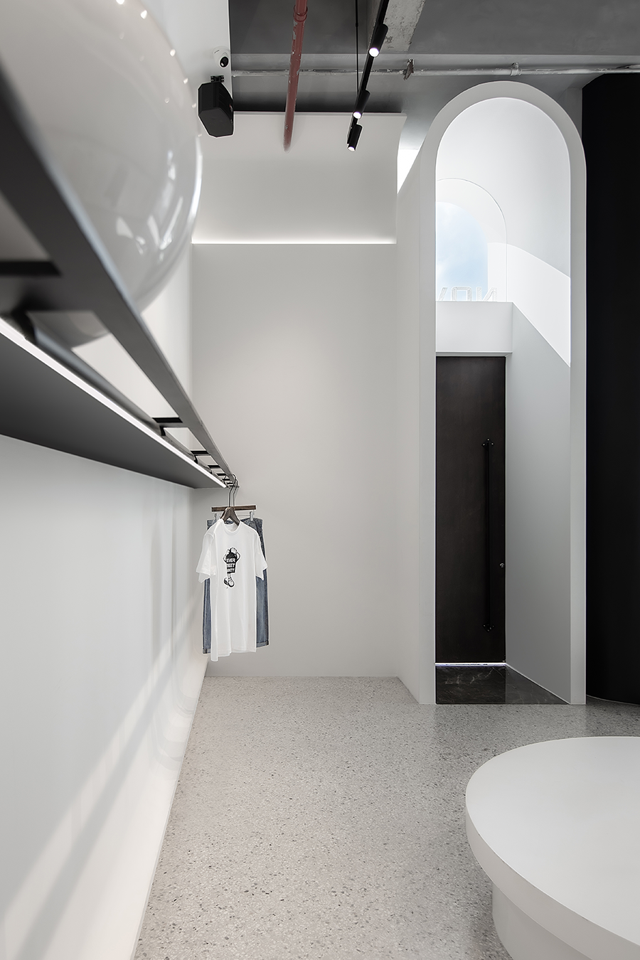 NOVO 服装店丨目后空间设计-24