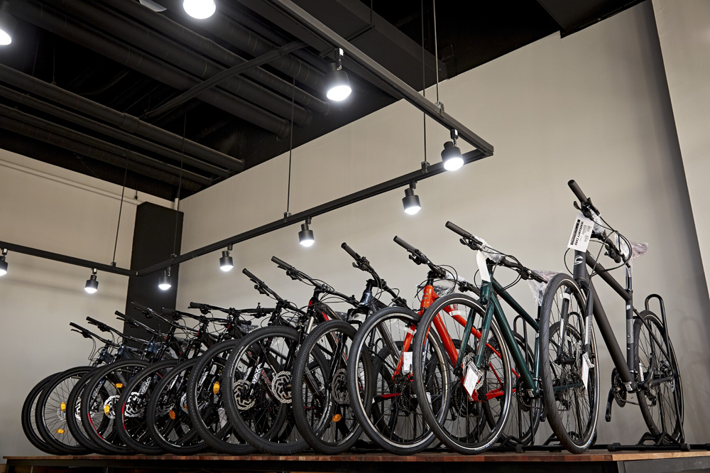 기어스大巴餐厅 | 独特工业风格的 24 平米小空间内饰设计-11