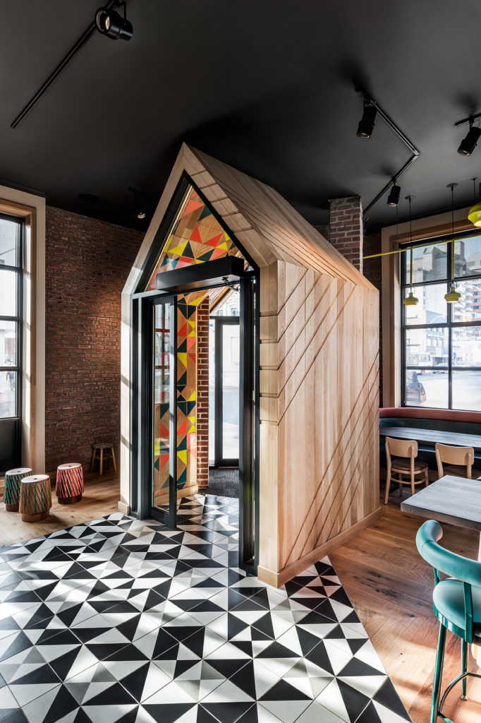 多伦多现代几何餐厅 色彩缤纷的设计盛宴-5