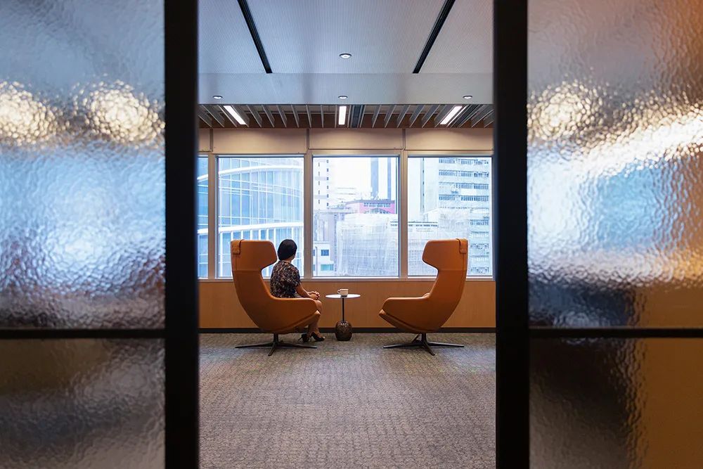 中国香港渣打银行观塘办公翻新丨Gensler-11