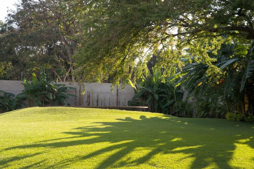 无宗教的私人礼拜堂,半地下的冥想空间丨墨西哥丨BNKR-12