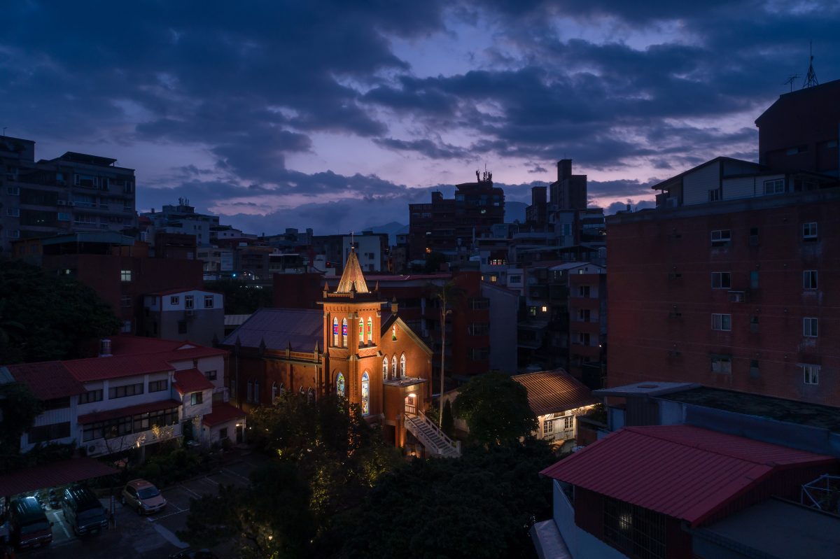 淡水河流沿岸的夜光是怎樣的光華？—「點亮淡水禮拜堂」用光重拾人與環境美好的關係。 - WEHOUSE-1