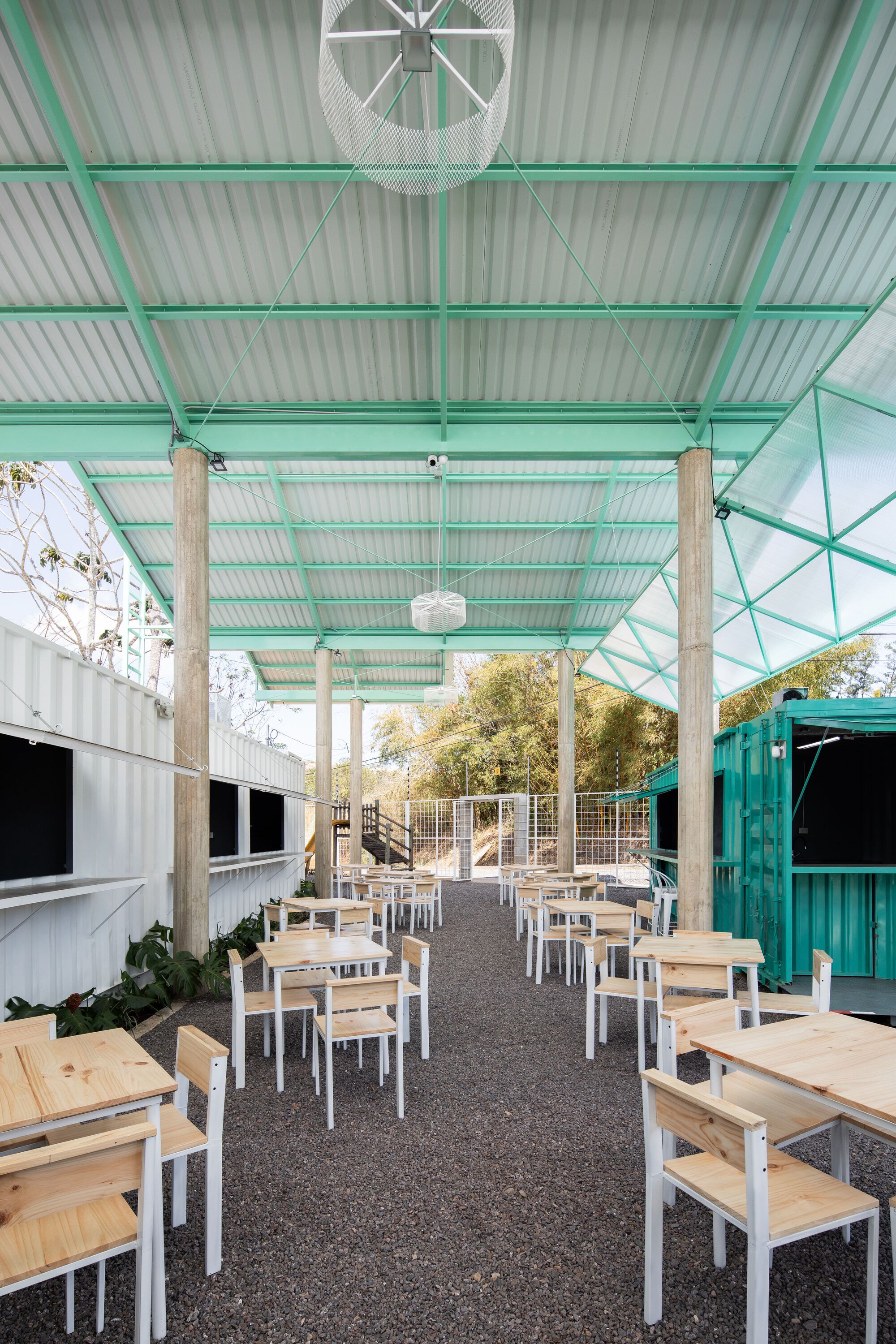 美食广场 224 号路线丨哥斯达黎加丨Quince Cero Uno Arquitectura-17