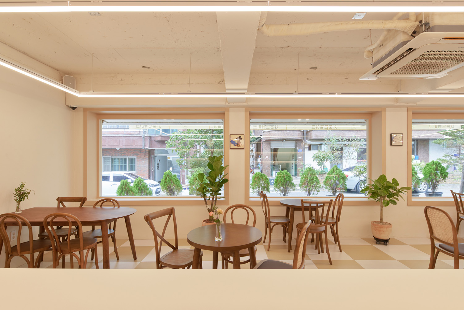 27 平咖啡厅室内设计 | 精致小巧的音效空间-10