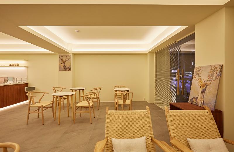 简约 18 坪咖啡厅，点睛之笔的咖啡元素-8