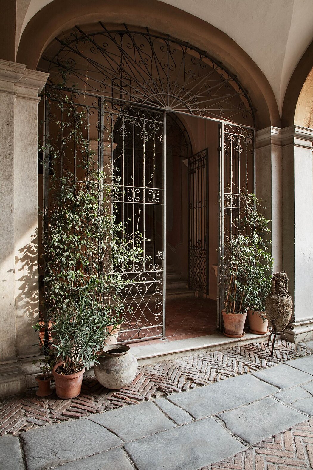 Vipp Palazzo Monti 临时酒店丨意大利布雷西亚丨丹麦室内设计师 Julie Cloos Mølsgaard-10