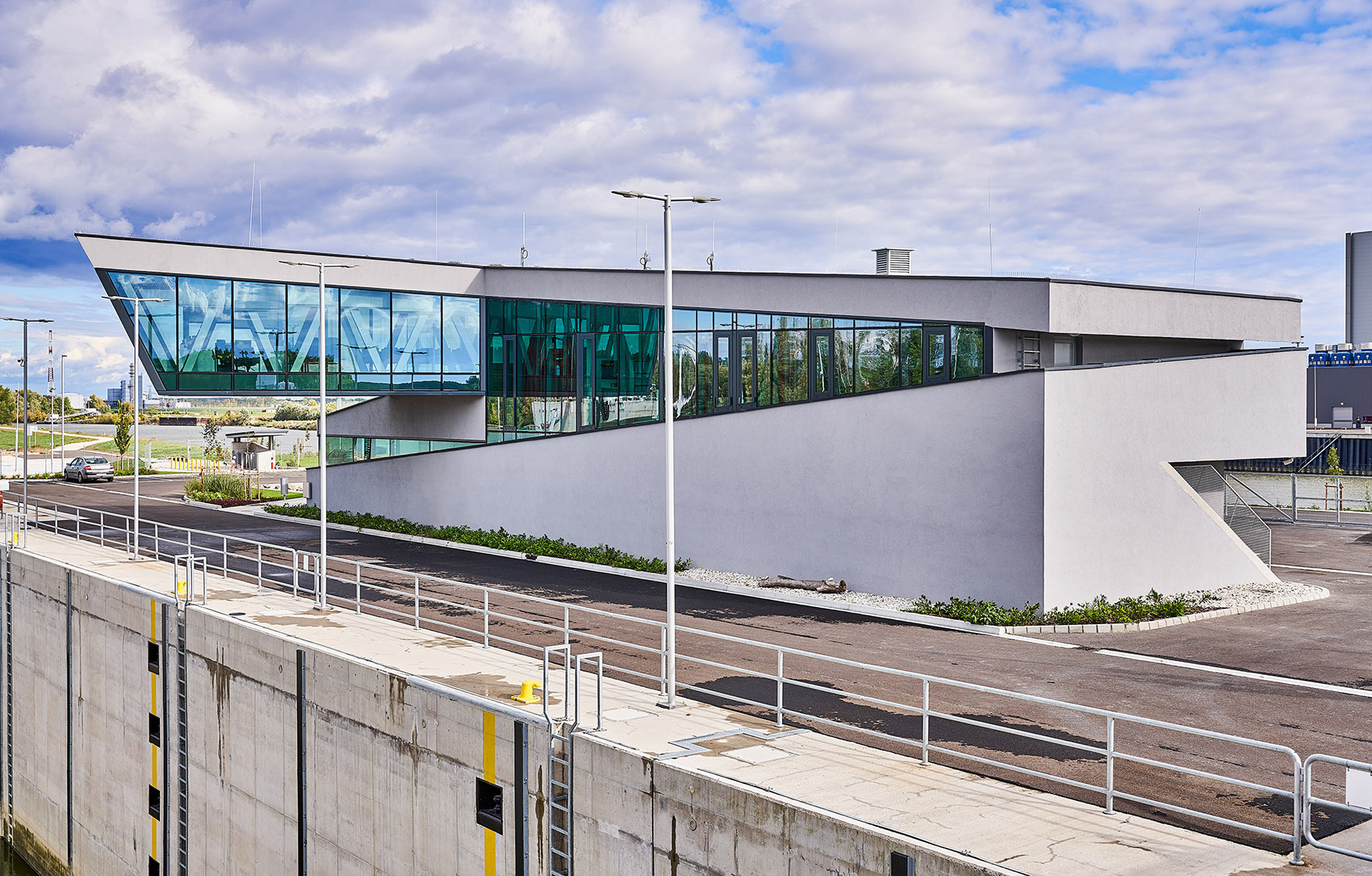 匈牙利 MosoniDanube 防洪闸门控制大楼丨TÉRHÁLÓZAT-27