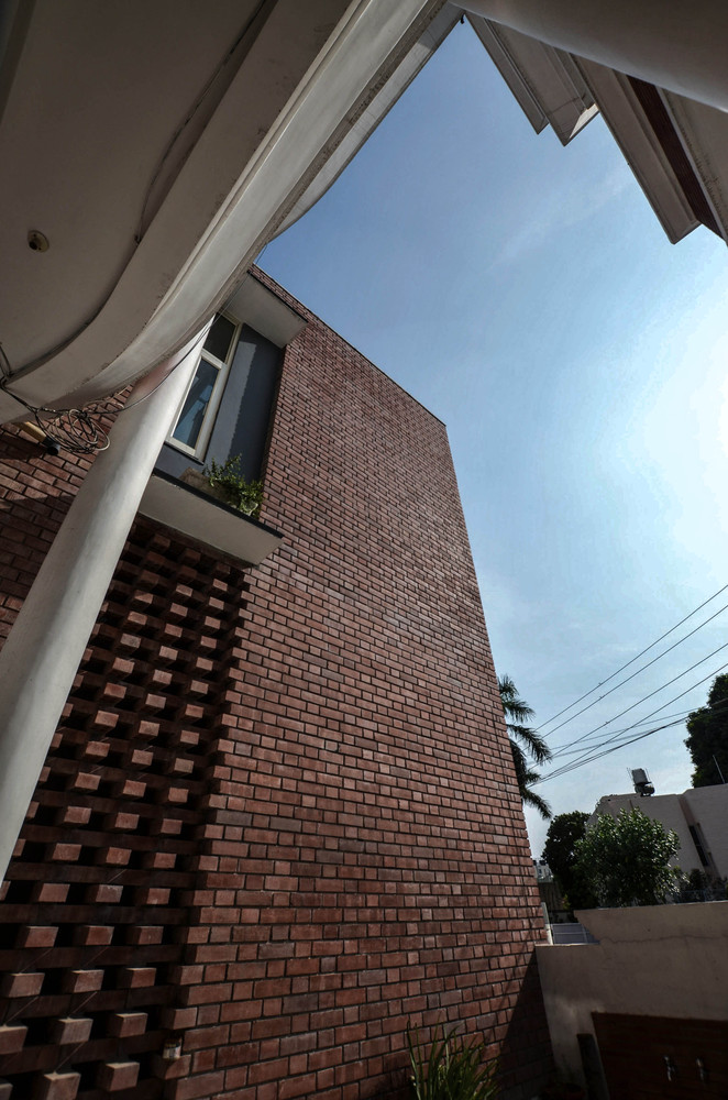 砖墙幕布 · 小空间大创意的办公室设计-21