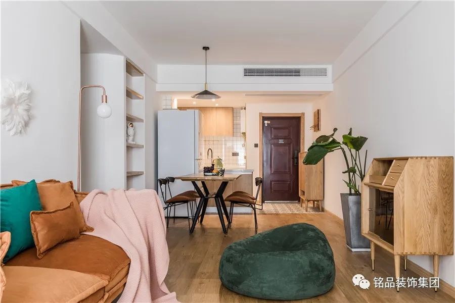 85㎡北欧风旧房改造,原木与乳胶漆的完美融合-23