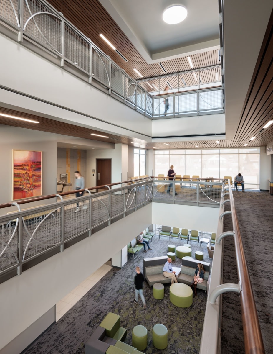 Pueblo 社区健康中心东部门诊丨美国科罗拉多丨RTA Architects-9