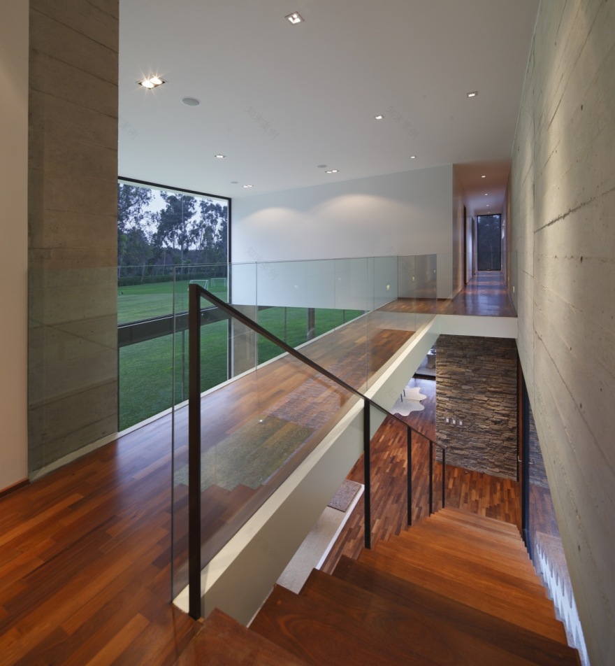 秘鲁 B2 住宅 | 山地景观与室内外一体化的生活空间-36