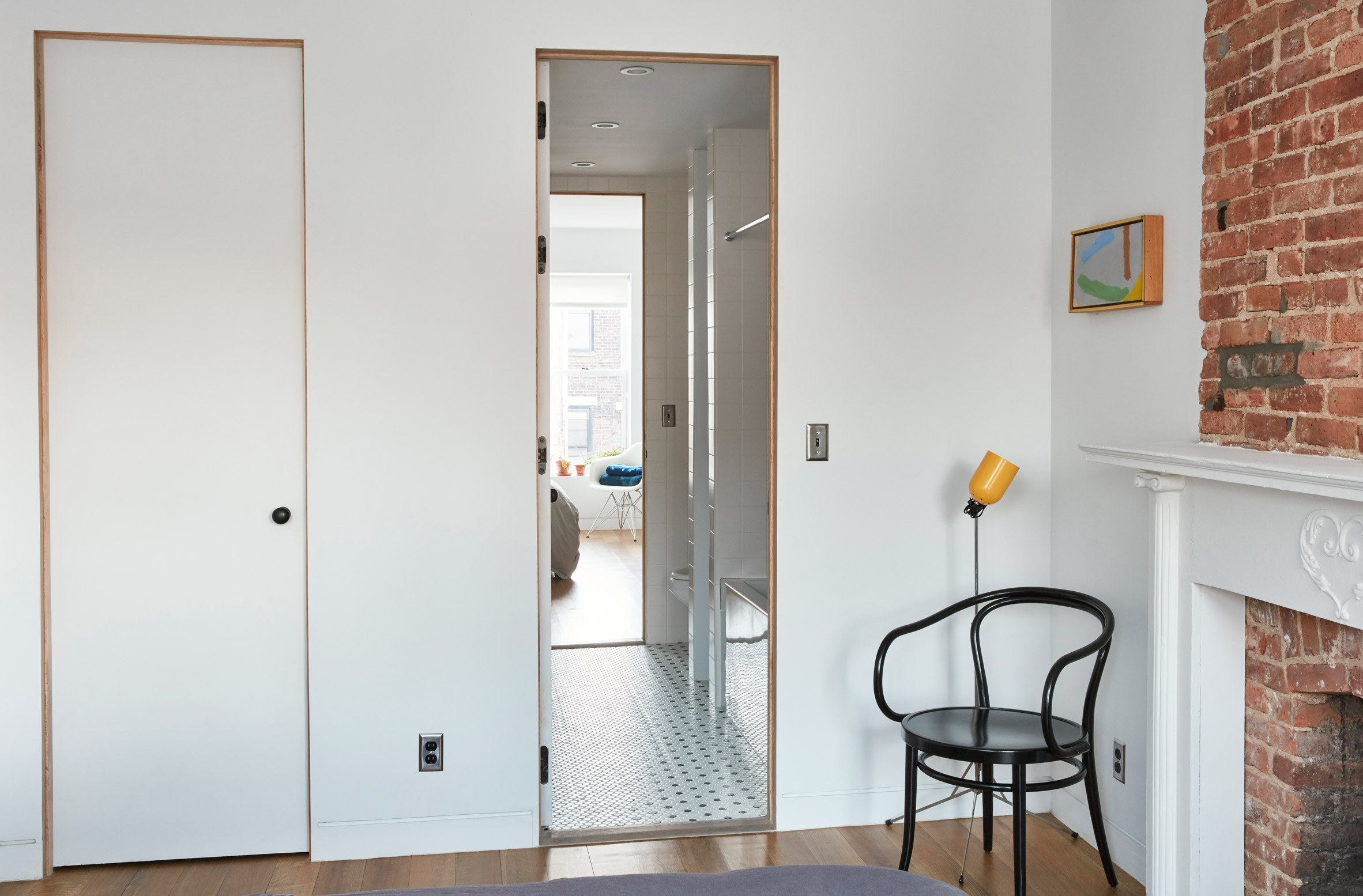 重塑褐石空间，开放式布局与自然光完美融合-13