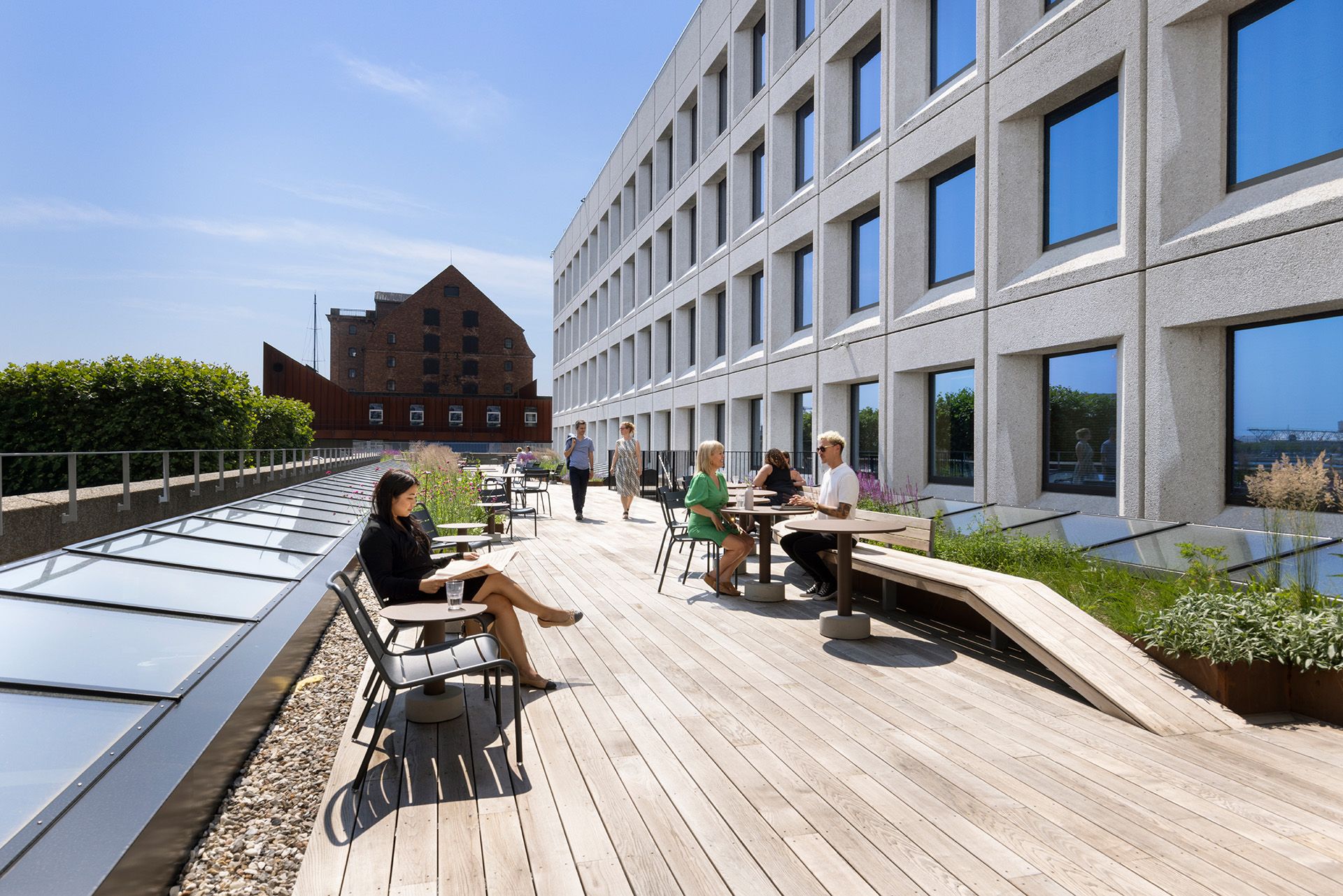 Maersk Bistro（从食堂到总部核心的转变）丨丹麦哥本哈根丨PLH-13