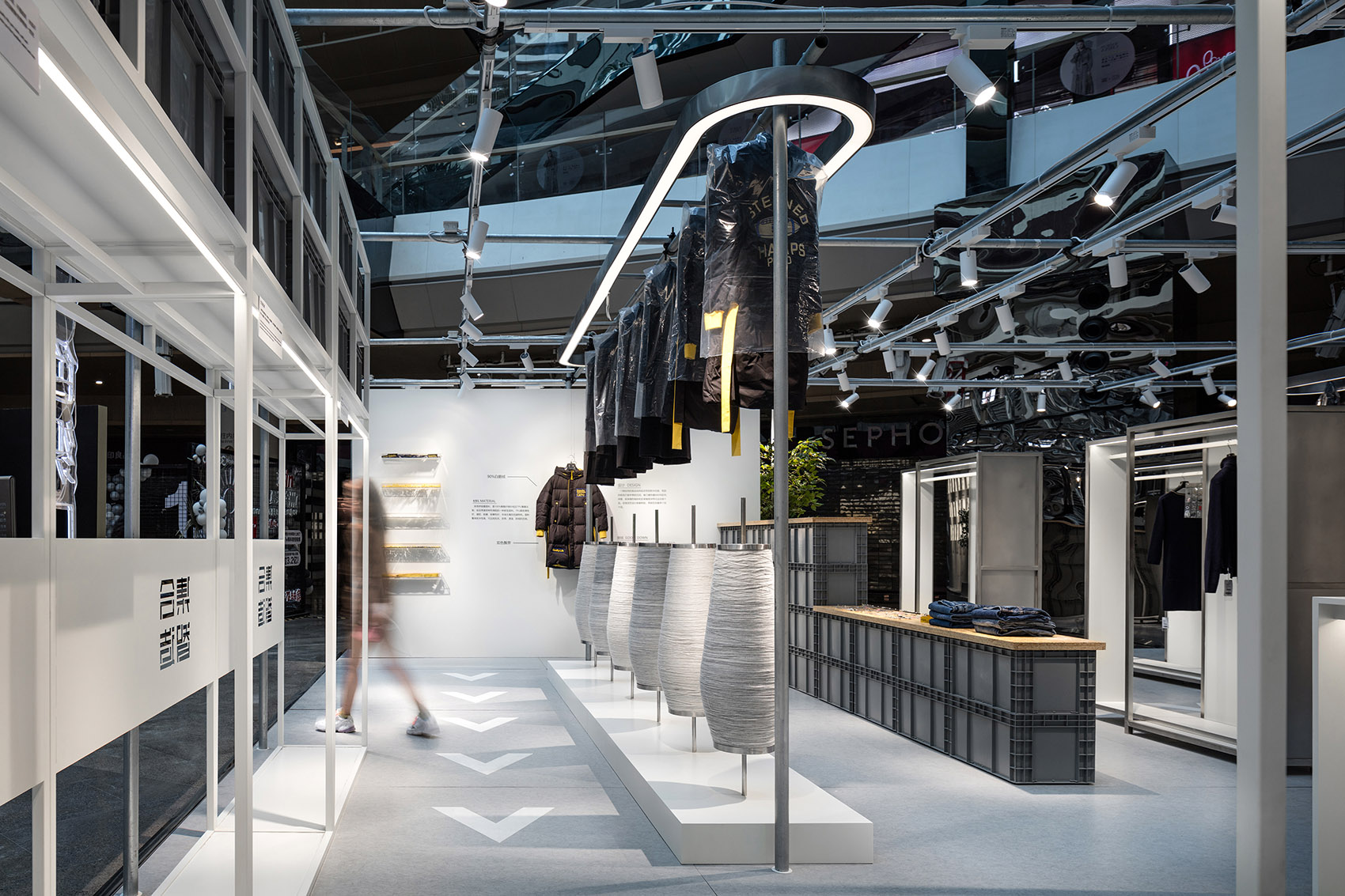 依文集团中国质造徐州苏宁店 / 吾觉空间-13